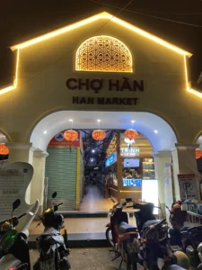 Di Chuyển Đến Chợ Hàn ăn nhẹ, mua quà đặc sản