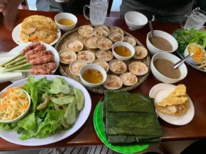 Ăn Tối Đặc Sản Tại Quán Hạnh Huế Và Kết Thúc Chuyến Đi
