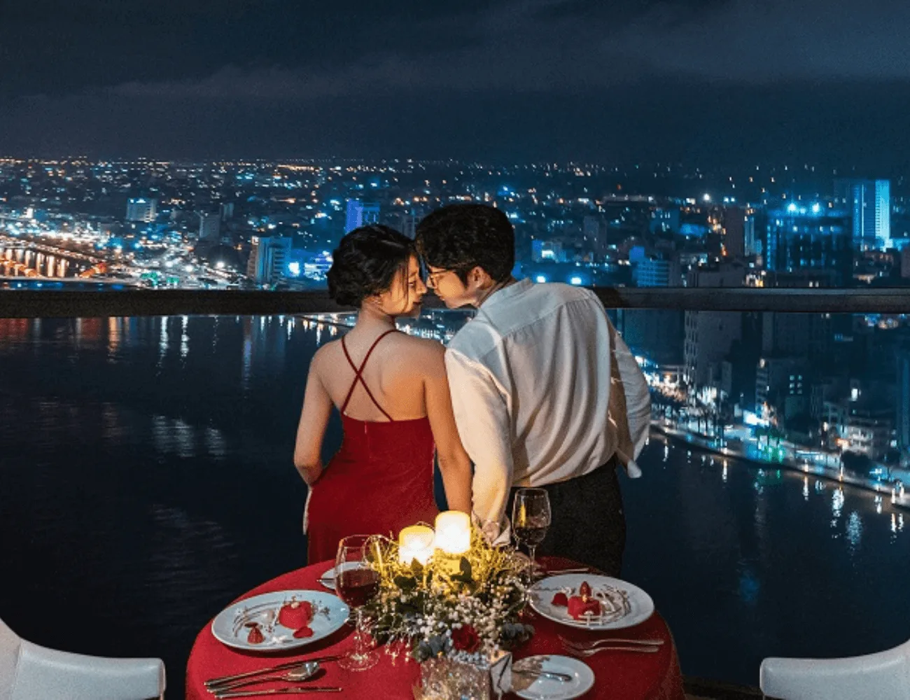 Da Nang Night Out for Couples: Dinner, Movies, or Karaoke?